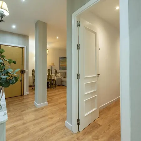Wide With Beautiful Kitchen 2bd 3bth -arenal Appartement Séville