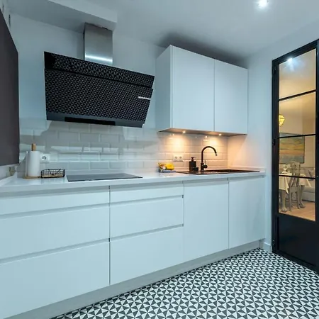 Wide With Beautiful Kitchen 2bd 3bth -arenal Apartmán *