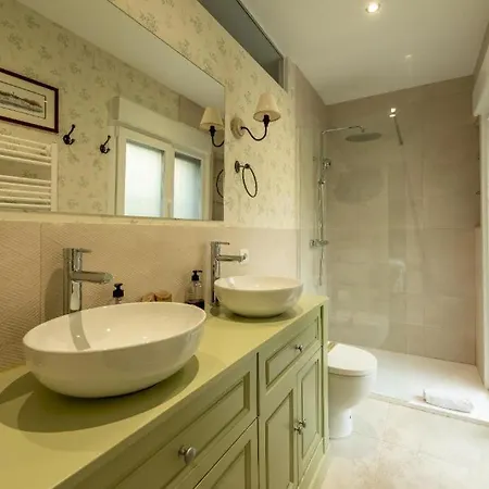 Wide With Beautiful Kitchen 2bd 3bth -arenal Apartmán