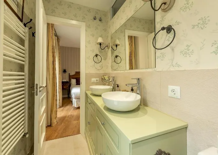 Wide With Beautiful Kitchen 2bd 3bth -arenal * Sevilla
