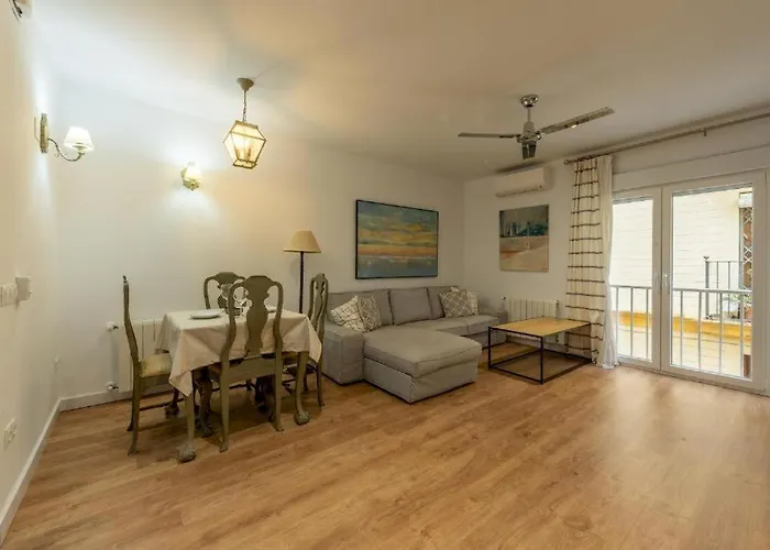 Wide With Beautiful Kitchen 2bd 3bth -arenal Sevilla