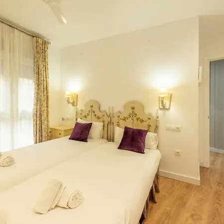 Wide With Beautiful Kitchen 2bd 3bth -arenal Sevilla